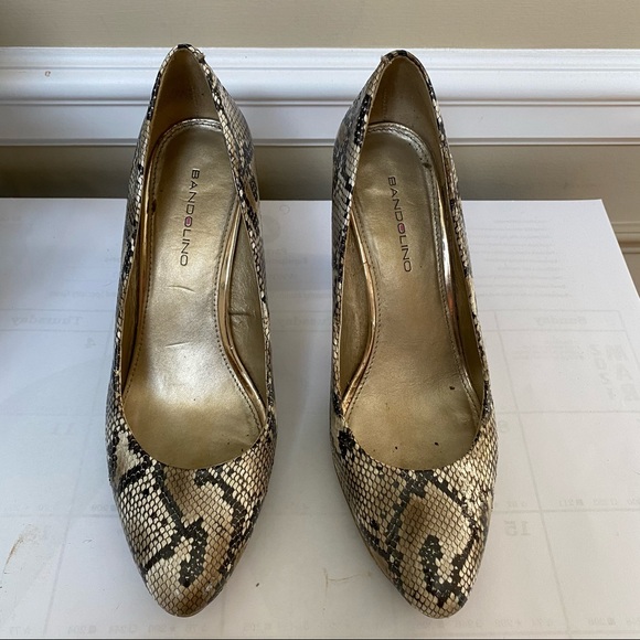Bandolino Snakeskin Block Heels - Picture 2 of 8